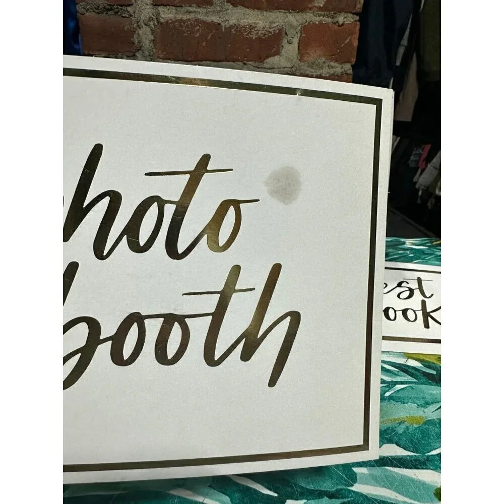 7 Gold Cardboard Party signs